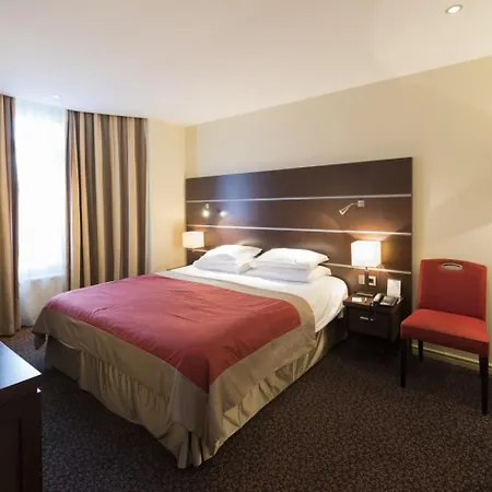Bristol Hotel 3*