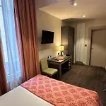 Bristol Hotel 3*