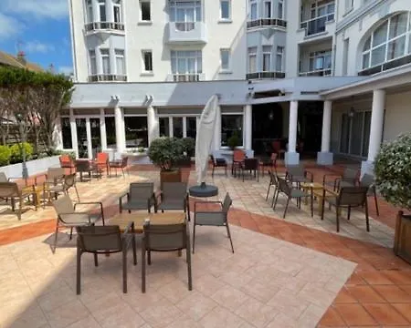 Hotel Bristol
