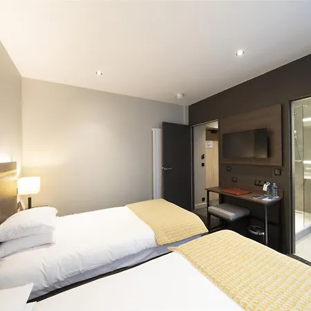Bristol Hotel 3*