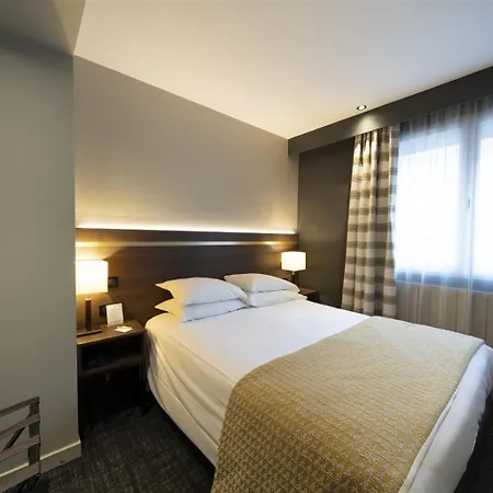 Bristol Hotel 3*