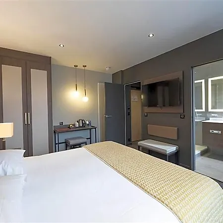 Hotel Bristol
