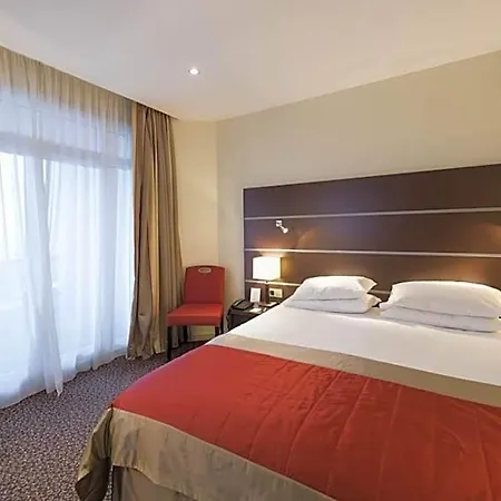 Bristol Hotel 3*