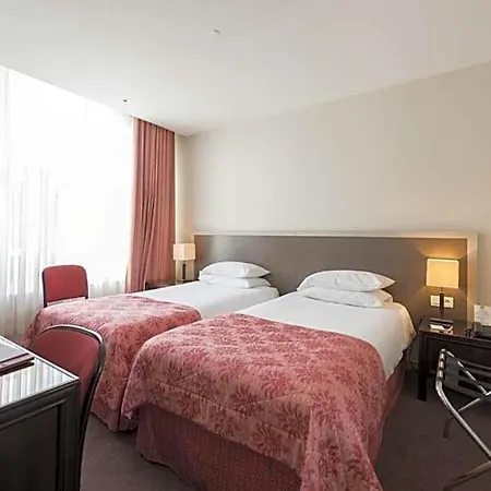 Bristol Hotel 3*
