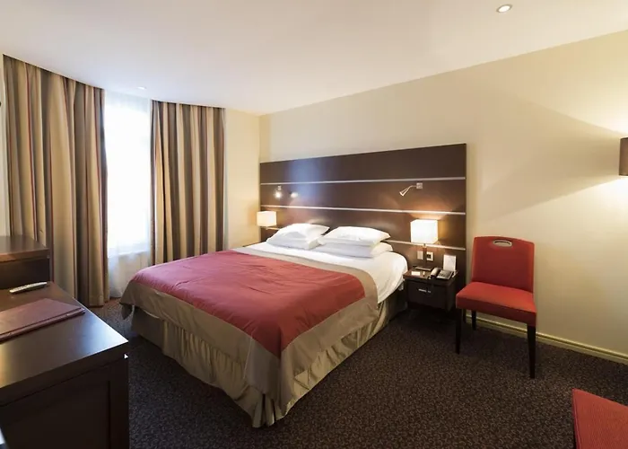 Bristol Hotel 3*